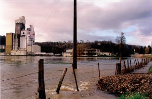 Les inondation sur Saint Philbert sur risle, mars 2001